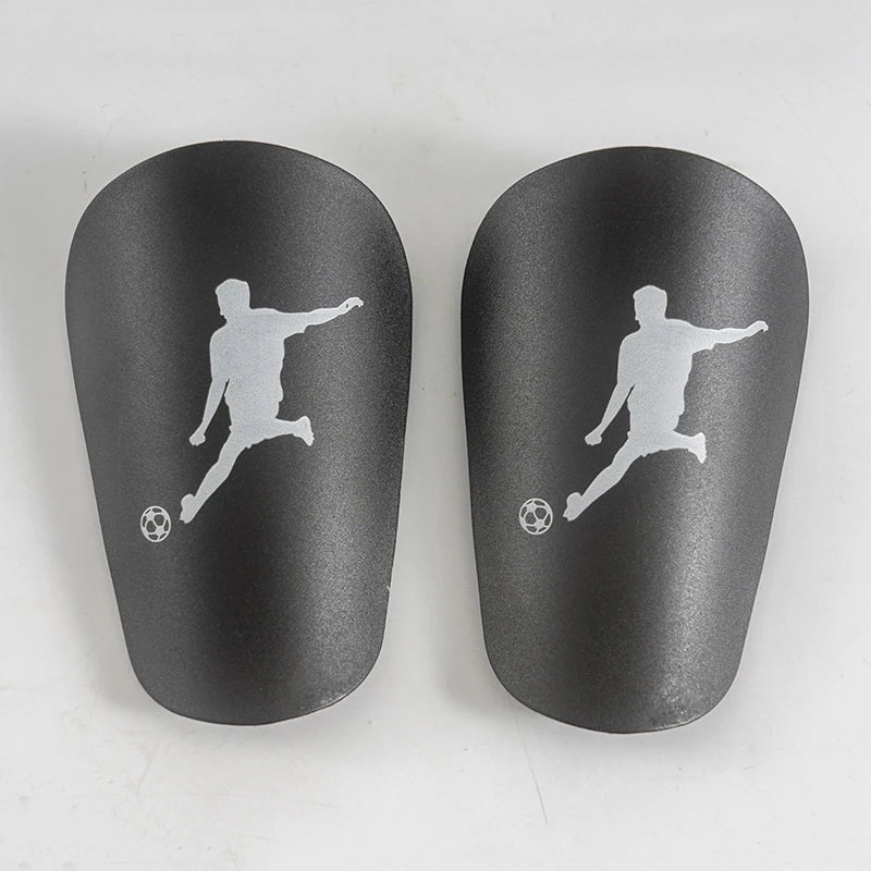 voetbal mini scheenbeschermers met print erop.