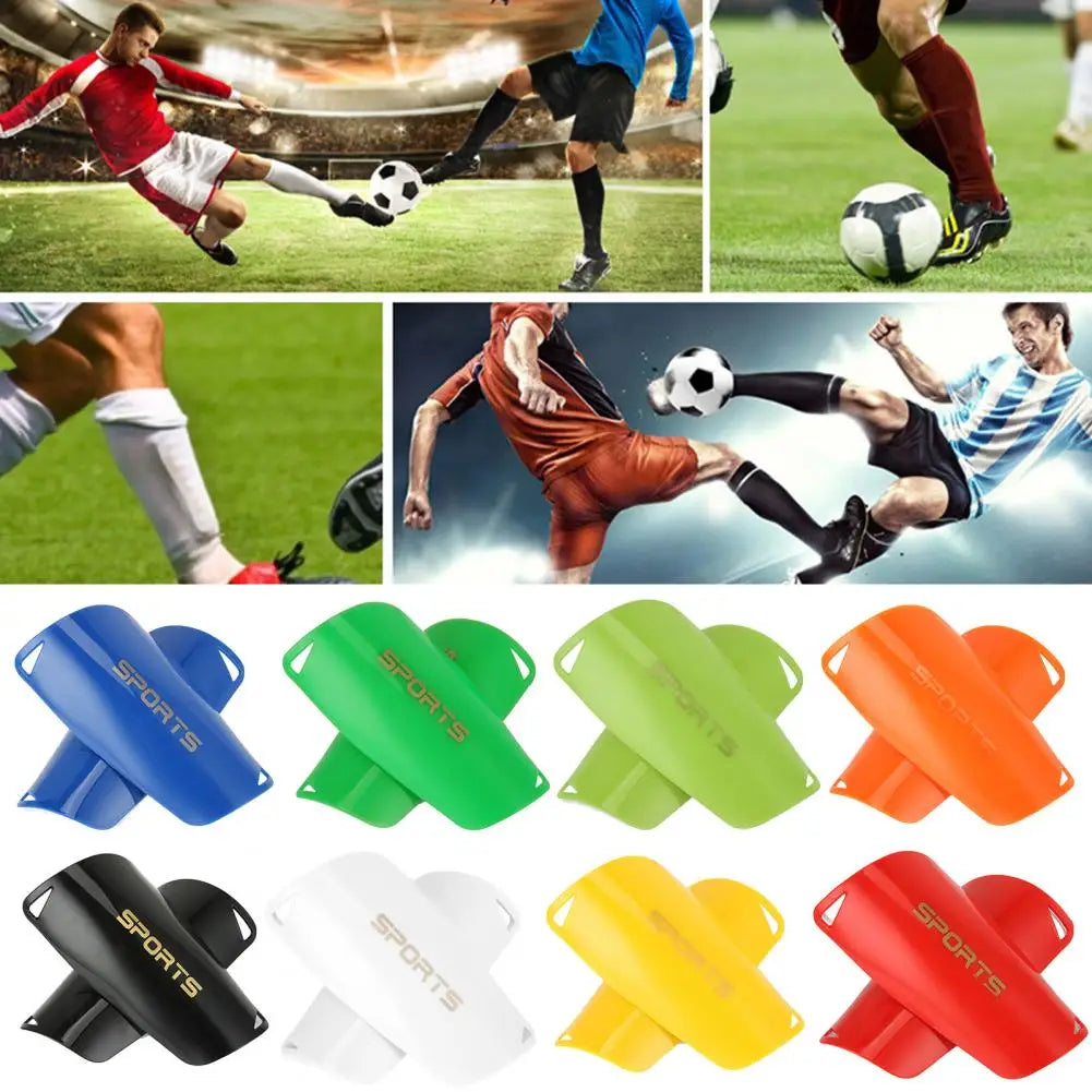 medium voetbal scheenbeschermers in verschillende kleuren en maten.